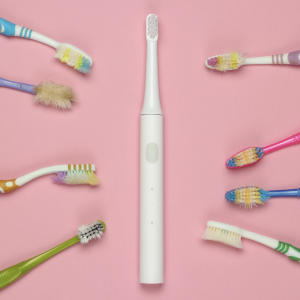 Electric VS Traditional: Toothbrushes